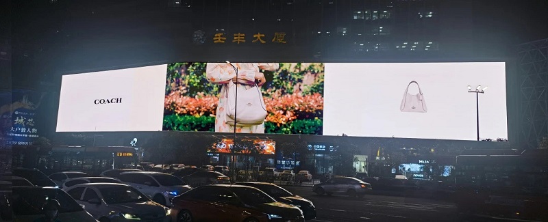 Travel Through Time! A Prehistoric Beast Breaks Out of the Ice From the Screen Overlooking Guangzhou - yaham